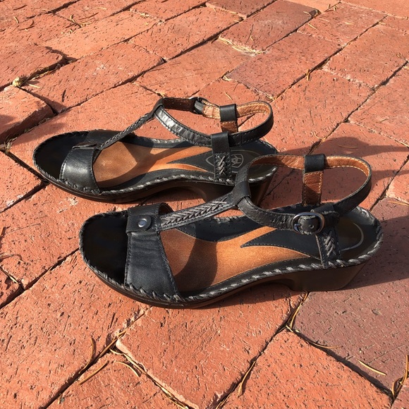 ariat sandals